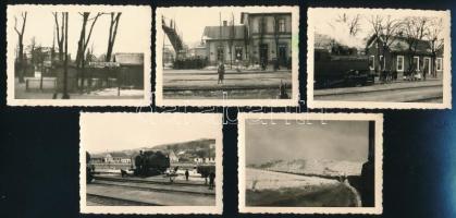cca 1940 Rákosszentmihály vasútállomás, mozdonyfordító, várakozó emberek, stb 5 db fotó 6x9 cm