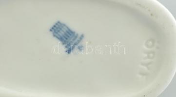 Zsolnay porcelán kutyafigura, kézzel festett, jelzett, kopással m: 12 cm (Terv: Őry Ferenc)