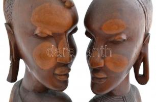 Afrikai faragott női büszt párban,kopott, jó állapotban m:18 és 19 cm