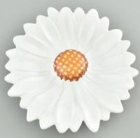 Virág formájú porcelán tányér. Jelzés nélkül, hibátlan. d: 22 cm