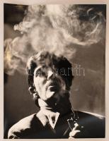 cca 1977 N. Párkányi Ágnes: Füstös portré, feliratozott, vintage fotóművészeti alkotás, magyar fotográfia avantgarde korszakából, 40x30 cm