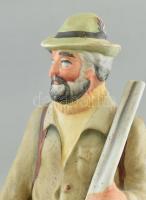 Poema Artistic Cluj Napoca (Kolozsvár) , Vadász kutyájával, festett porcelán, jelzett, apró kopásnyo...