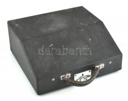 cca 1940 Continental írógép magyar billentyűzettel, szép állapotban, tokkal