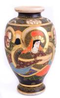 Japán kerámia váza, kézzel festett, jelzett, kopásnyomokkal, m: 31,5 cm