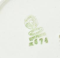 Hollóházi népi mintás kerámia tányér és egy Kispest tányér, apró kopásokkal, jelzett, d: 24 cm