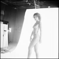 Kint is, bent is - akt tanulmányok, több fotómodell közreműködésével, különböző időpontokban és elté...