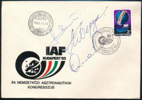 1983 Farkas Bertalan, Dumitru Prunariu Valerij Kubaszov űrhajósok autográf aláírása IAF borítékon / Autograph signatures of Romanian, Russian and Hungarian Astronauts