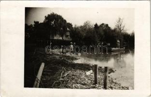 1930 Rábagyarmat, Rába parti ház, csónak, gyerek kutyával. photo