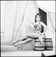 cca 1967 Lehoczky Zsuzsa (1936) a Nemzet Színésze díjjal kitüntetett színművésznő portréi, 9 db vint...