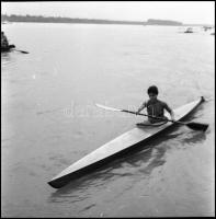 Kotnyek Antal (1921-1990) budapesti fotóriporter hagyatékából 13 db vintage NEGATÍV, vegyes témákról...