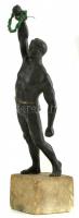 Tornász figura, patinázott bronz, kopott, sérült. m: 22 cm