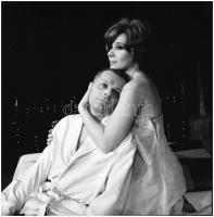 cca 1967 Ruttkai Éva (1927-1986) és Darvas Iván (1925-2007) színészek közös jelenetben, 9 db vintage...