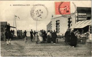 1906 Bernieres-sur-Mer, Arrivée a la mer / arrival to the sea. TCV card (EB)