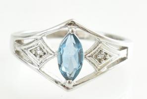 Ezüst(Ag) gyűrű, kék kővel, jelzett, méret: 54, bruttó: 2,71 g