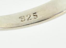 Ezüst(Ag) gyűrű ametiszttel, jelzett, méret: 55, bruttó: 3,8 g