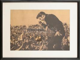 cca. 1960 - Elvis Aaron Presley koncerten. nyomat, papír, müanyag keretben. 29x39cm