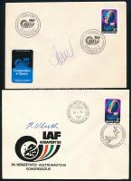 Két űrhajós aláírása IAF alkalmi borítékokon / autograph signatures of two astronauts
