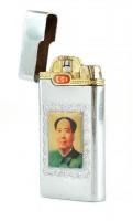 Mao Ce-tung arcképével díszített gázos öngyújtó. 8x4cm