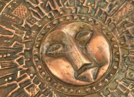 TORMÁSSY G. jelzéssel napocska iparművész, fém falikép, falidísz, plasztikus napmotívum díszítéssel....