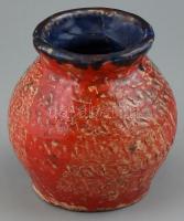Retró piros váza, színes mázakkal festett kerámia, jelzés nélkül, hibátlan, m: 12.5 cm