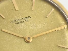 IWC 18K arany (Au) női automata karóra. Jelzett. Működő, jó állapotban, bőr szíjjal. d: 22 mm