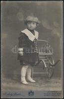 cca 1900 Gyermekportré, fotó Székely Aladár műterméből, kartonon, 16x10,5 cm.