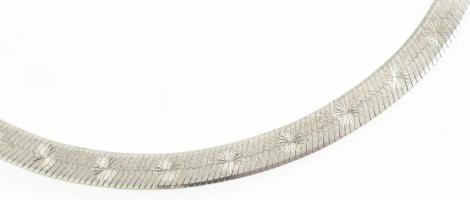 Ezüst(Ag) lapos kígyó karkötő csillag mintával, jelzett, h: 18 cm, nettó: 2,9 g