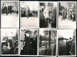 1942 Horthy István (1904-1942) temetéséről készült felvételek, köztük Horthy Miklós kormányzót ábrázoló képek, 17 db fotó, 9,5x6,5 cm