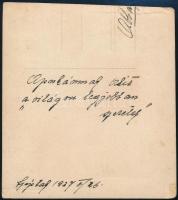 1927 Tátraszéplaki síelők, hátoldalon feliratozott fotó, felületén törésnyomok, 8×9 cm