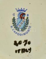 Capodimonte figurális kiöntő. Kézzel festett, jelzett, hibátlan. 14 cm