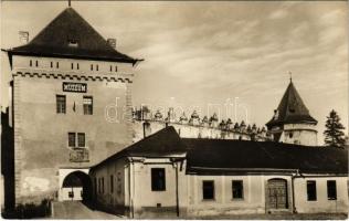 Késmárk, Kezmarok; Mestské múzeum, Tököliho hrad / Városi múzeum (Thököly vár) / museum (castle)