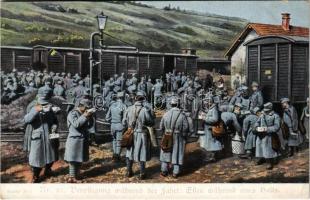 Verpflegung während der Fahrt. Essen während eines Halts / WWI Austro-Hungarian K.u.K. military, soldiers eating during a stop (EK)