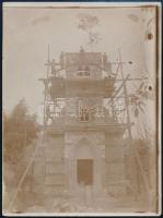 cca 1905 Az abaújszemerei római katolikus templom építése, a fotó készítője festette a falfestményeket, hátoldalt feliratozva, 11,5×8,5 cm
