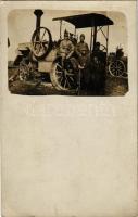 1916 Lippakeszi, Chesint; katonák cséplőgépen / WWI K.u.k. military, soldiers on threshing machine. photo (Rb)