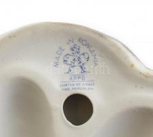 Férfi órával, román porcelán figura, kézzel festett biszkvit, jelzett, kis kopásnyomokkal, m: 27 cm