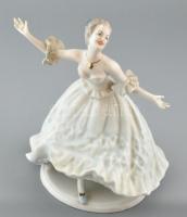 Román porcelán balerina, kézzel festett, jelzett, kis kopásnyomokkal, m: 26 cm