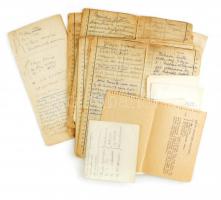 cca 1930-1950 Receptgyűjtemény tétel, nagyrészt kézzel írva, benne jegyzetlapokkal, gépelt lapokkal, tasakokkal. Foltokkal, szakadásokkal, néhány lapon sérülésekkel.