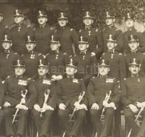 cca 1930 Testőrségi tisztek nagyobb méretű csoportképe 22x16 cm Kartonon