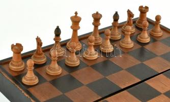 Régi, nagy faragott fa sakk tábla és készlet 41x41 cm