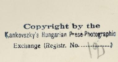 Kankovszky Ervin (1884-1945) Erotikus fotó sorozat 8 db pecséttel jelzett fotó, 24x18 cm