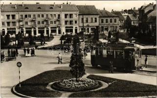 ~1960 Szombathely, tér, villamos, üzletek. Képzőművészeti Alap