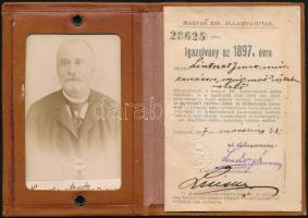 1897 M. Kir. Államvasutak félárú jegy váltására jogosító igazolvány szép, aranyozott bőr tokban
