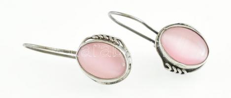 Ezüst(Ag) fülbevalópár, rózsaszín kővel, jelzés nélkül, h: 3 cm, bruttó: 6,81 g