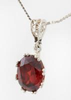 Ezüst(Ag) nyaklánc piros köves függővel, jelzett, h: 36 cm, bruttó: 5,5 g