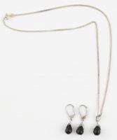 Ezüst(Ag) nyaklánc fekete köves függővel és fülbevalópárral, jelzett, bruttó: 8,78 g