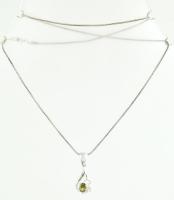 Ezüst(Ag) ékszerszett zöld kővel (fülbevalópár, gyűrű, nyaklánc függővel), jelzett, bruttó: 11,26 g