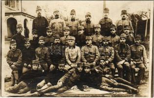 Esztergom-Kenyérmező, katonák gyakorlat után / Austro-Hungarian K.u.K. military, soldiers after training. photo
