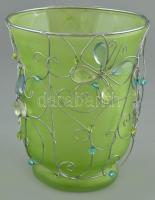 Zöld üveg váza fém és üveggyöngyös rátétekkel. Formába öntött, anyagában színezett, hibátlan. 14,5 cm