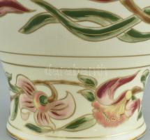 Zsolnay virág mintás váza. Kézzel festett, jelzett, (Varga Anna) hibátlan m: 30 cm