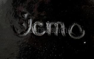 Üzbég kerámia dísztál, színesen festett kerámia. Kopott, sérült. jelzett. d: 28 cm